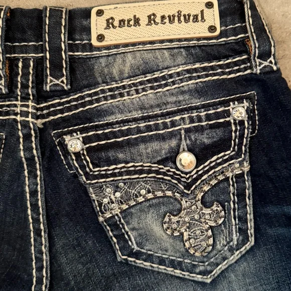 NWT Rock Revival J6 Berry Straight Leg Sz 26 - Picture 1 of 5